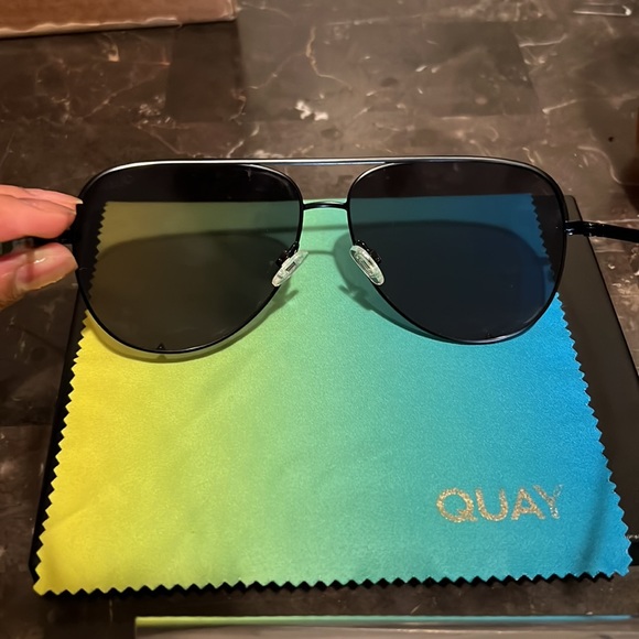QUAY HIGHKEY SUNGLASSES